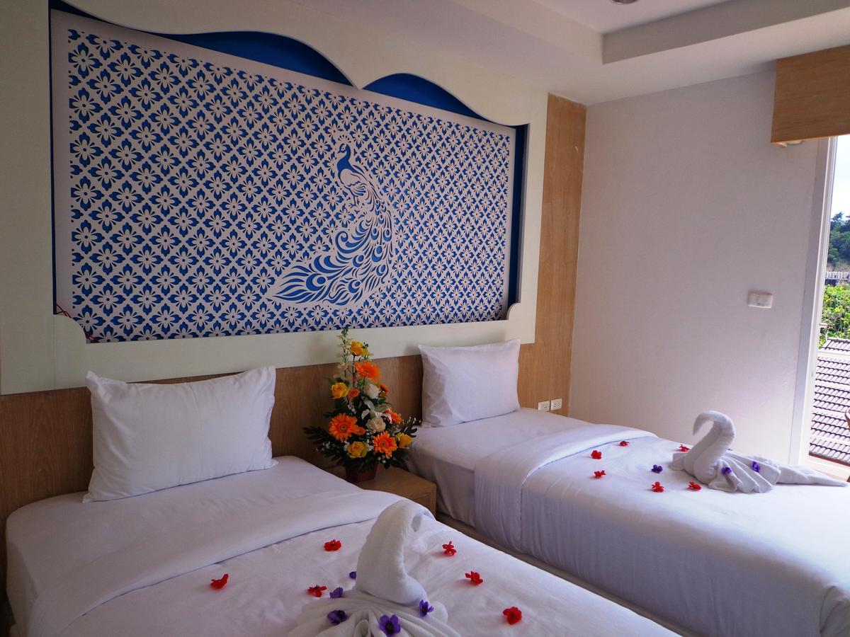 Red Sapphire Hotel Patong Luaran gambar