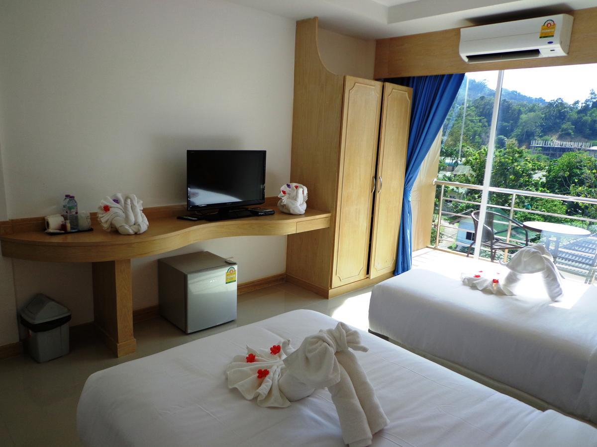 Red Sapphire Hotel Patong Luaran gambar