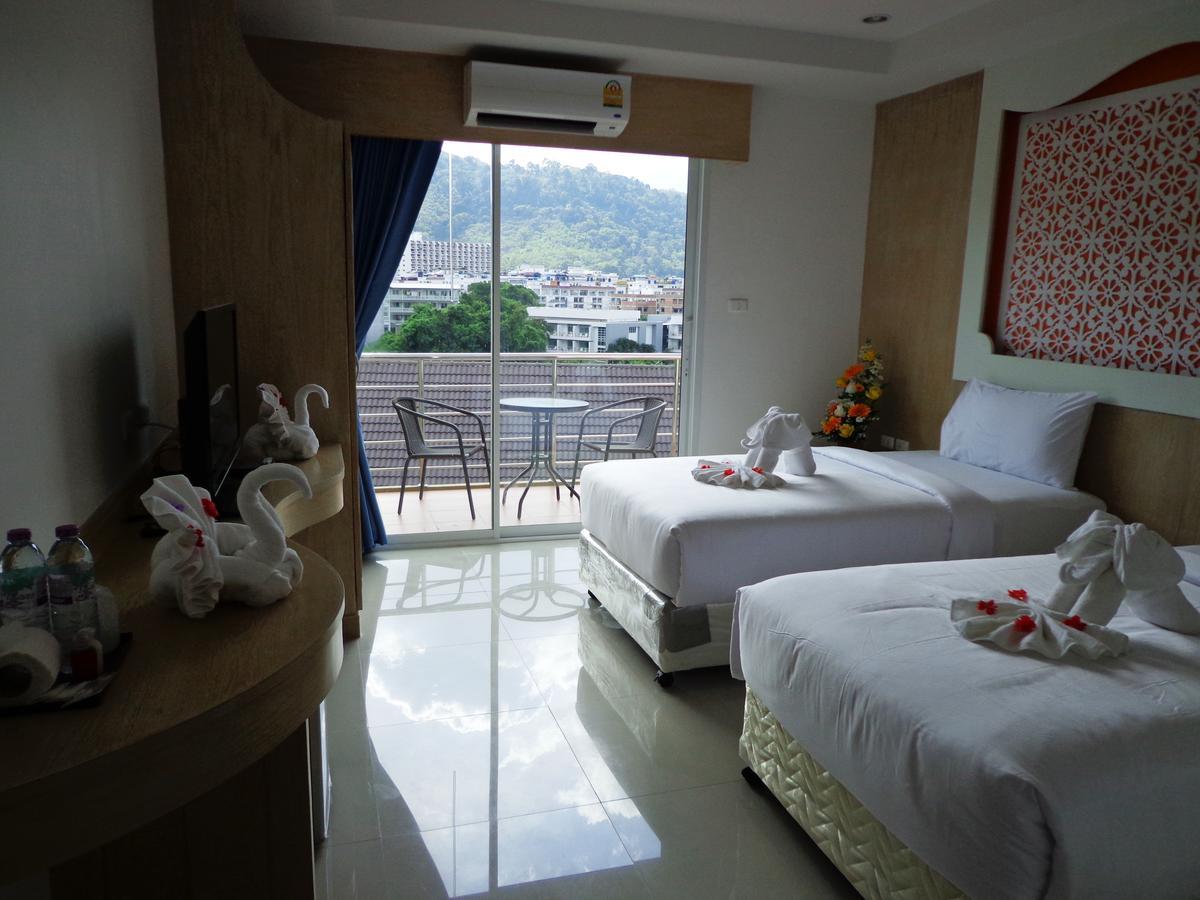 Red Sapphire Hotel Patong Luaran gambar