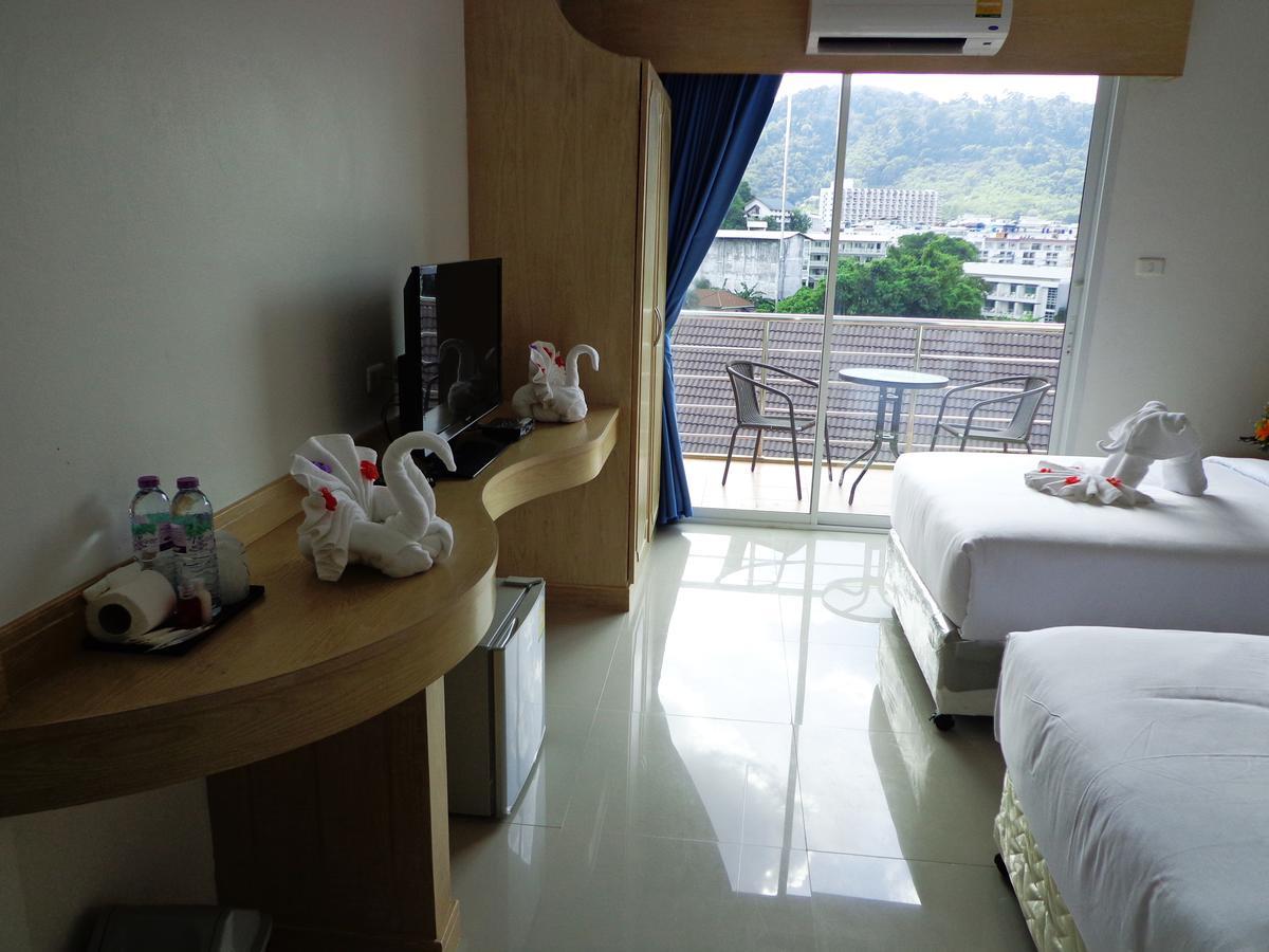 Red Sapphire Hotel Patong Luaran gambar