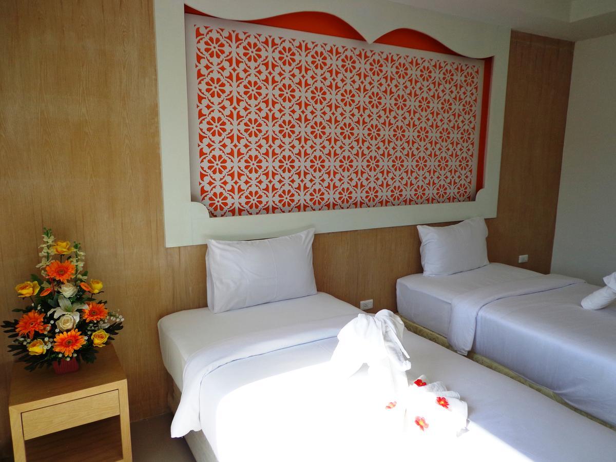 Red Sapphire Hotel Patong Luaran gambar