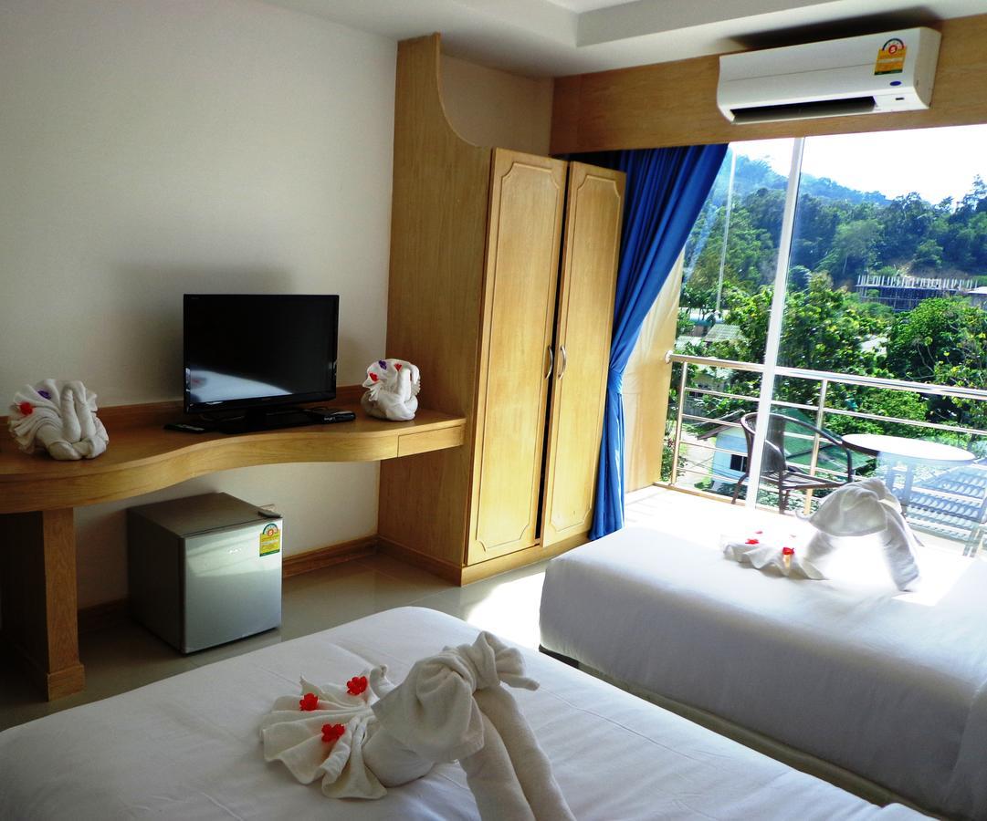 Red Sapphire Hotel Patong Luaran gambar