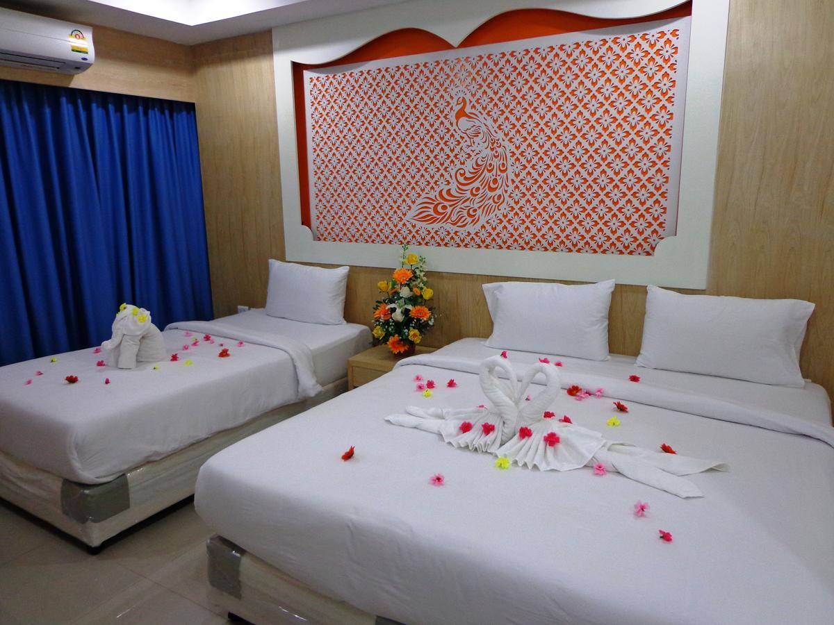 Red Sapphire Hotel Patong Luaran gambar