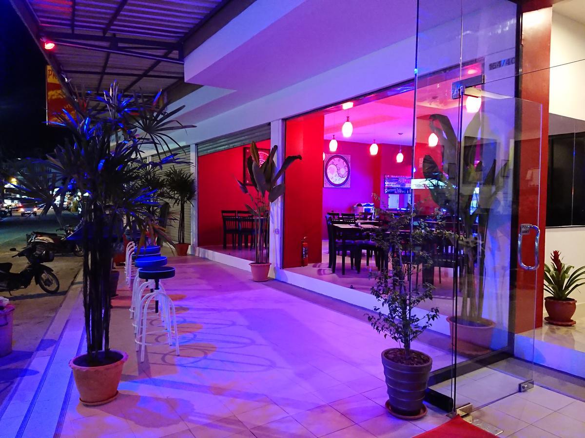 Red Sapphire Hotel Patong Luaran gambar