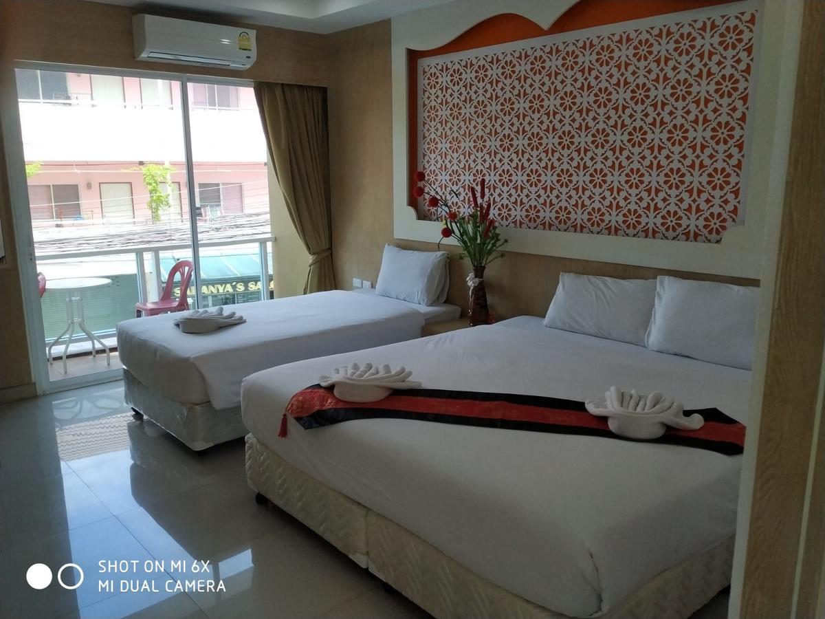 Red Sapphire Hotel Patong Luaran gambar