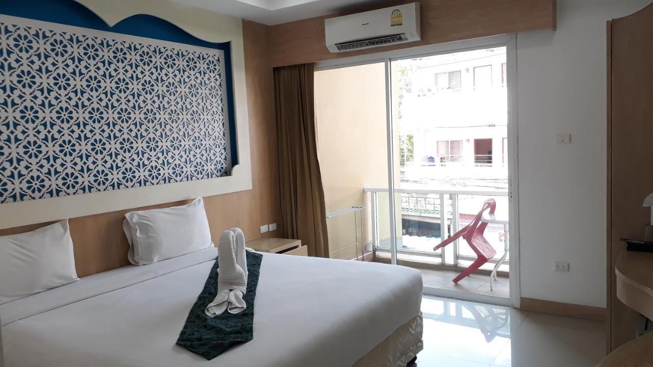 Red Sapphire Hotel Patong Luaran gambar