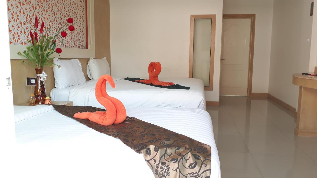 Red Sapphire Hotel Patong Luaran gambar