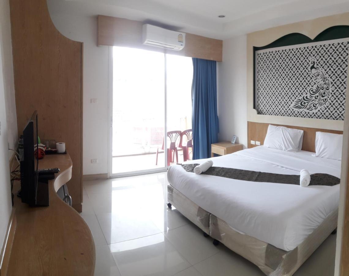 Red Sapphire Hotel Patong Luaran gambar