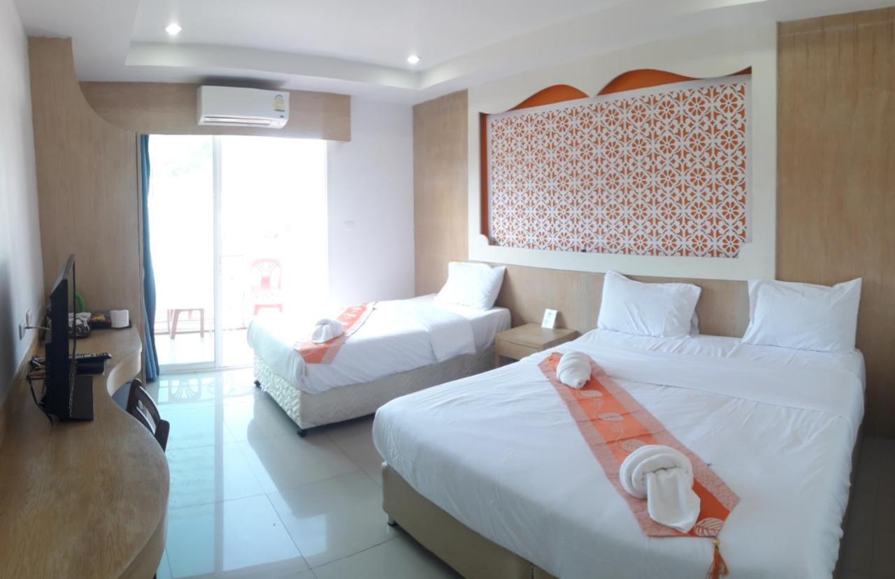 Red Sapphire Hotel Patong Luaran gambar